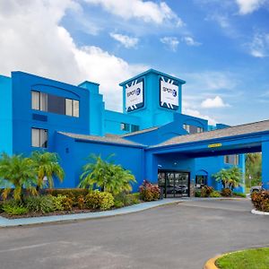 Spot X Hotel Tampa - Wesley Chapel By The Red Collection